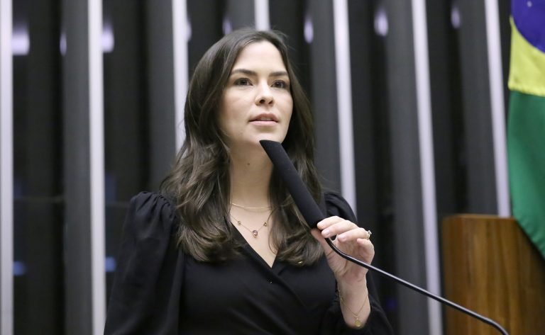 Comissão aprova projeto que classifica honorários de advogados como verba alimentar