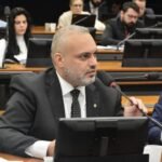 Projeto limita saques em espécie a R$ 100 mil por mês para combater lavagem de dinheiro – Notícias